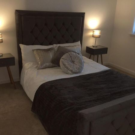 בישופטון 2 Bedroom Luxury Flat In Quiet Village Of Bishopton מראה חיצוני תמונה