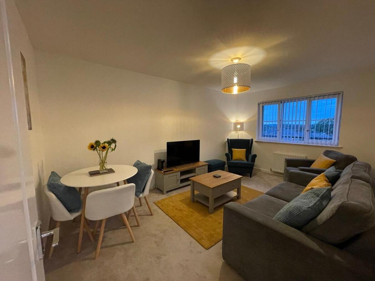 בישופטון 2 Bedroom Luxury Flat In Quiet Village Of Bishopton מראה חיצוני תמונה